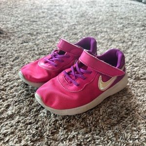 Toddler girl Nike sneakers